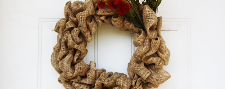 How to Make the Ultimate Fall Burlap Door Wreath | redleafstyle.com